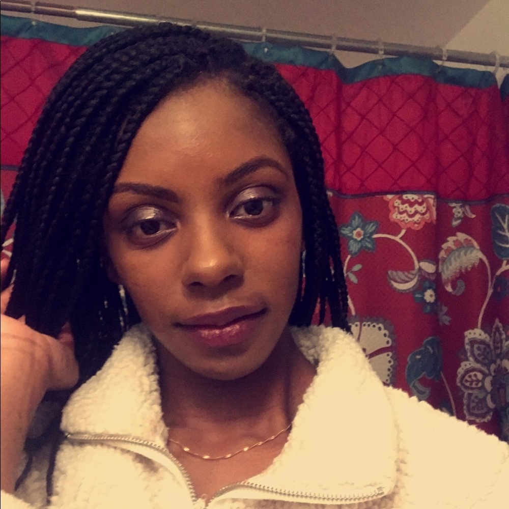 Meet your Posher, Danielle